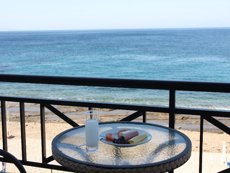 Pebble Beach Hotel Plomari Exterior foto