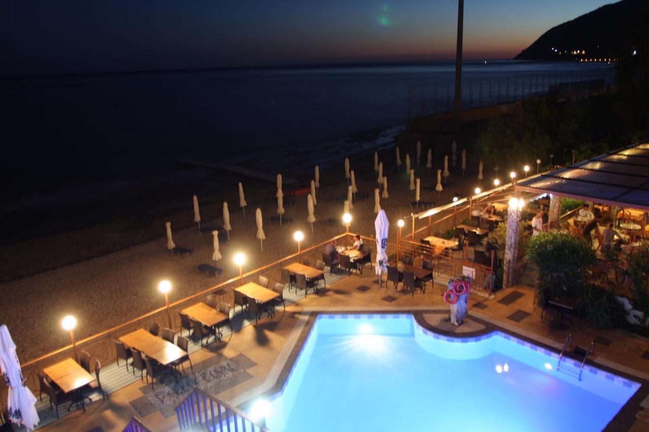 Pebble Beach Hotel Plomari Exterior foto