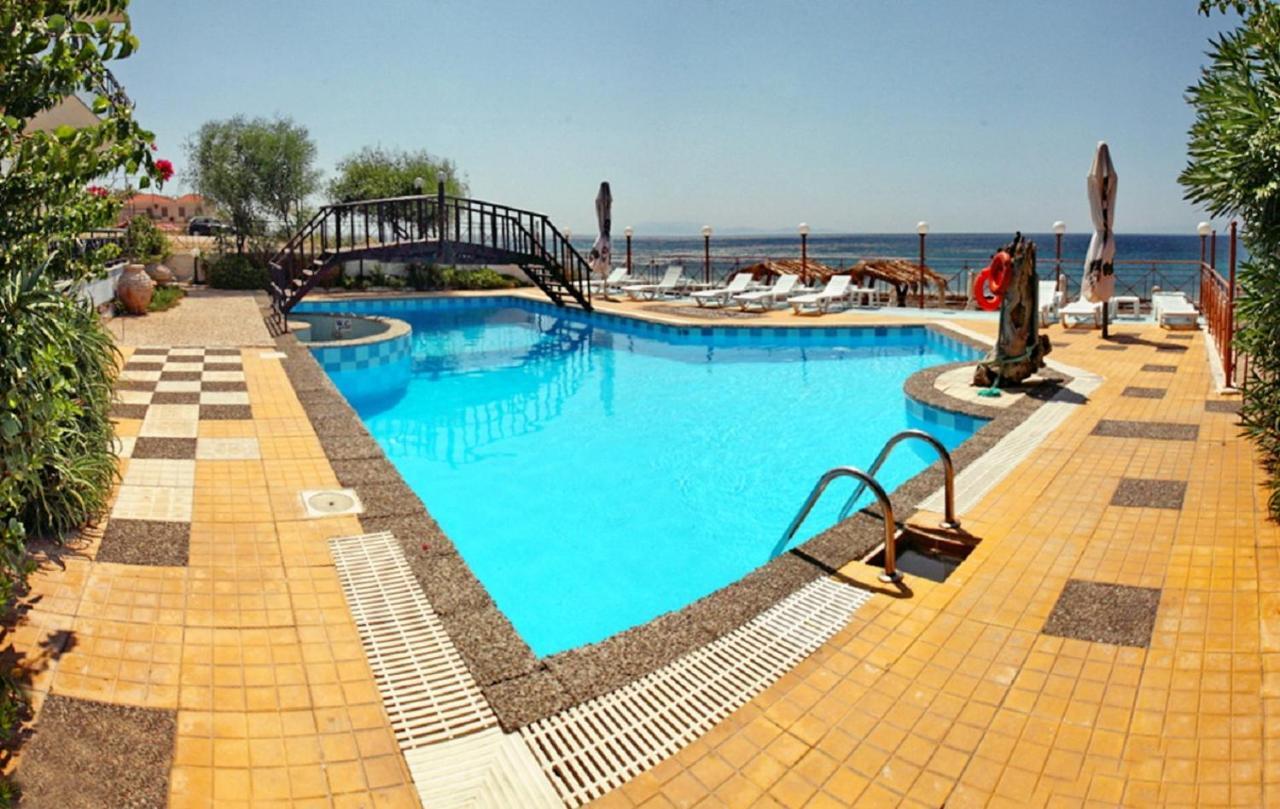 Pebble Beach Hotel Plomari Exterior foto