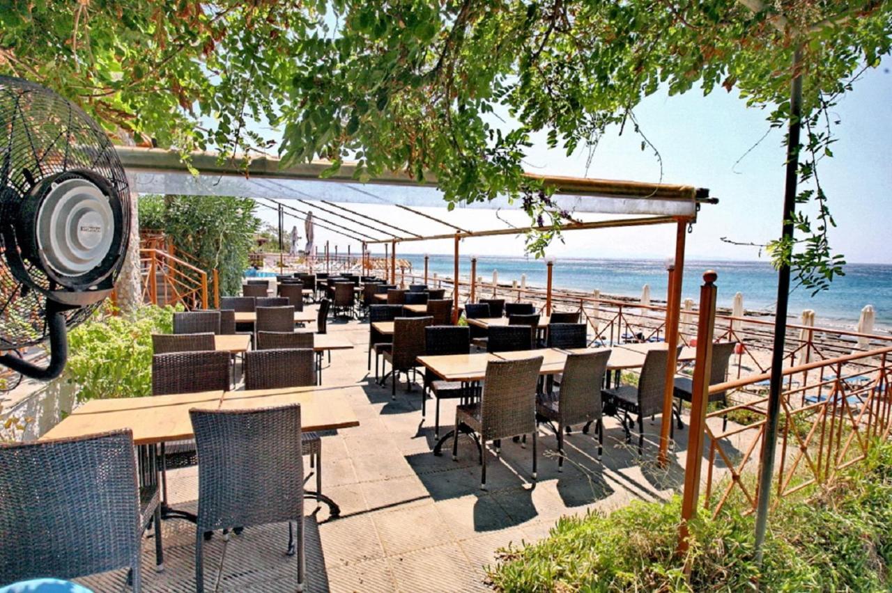 Pebble Beach Hotel Plomari Exterior foto